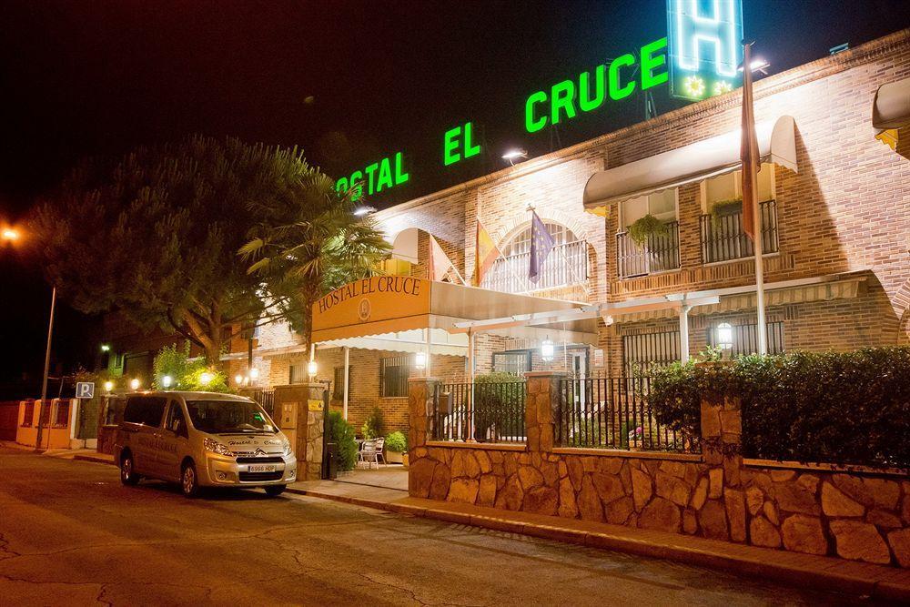 Hostal El Cruce ปารากูเอยอส เด ฆารามา ภายนอก รูปภาพ
